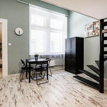 Hungarian Rebelian With Ac Apartment บูดาเปสต์ ภายนอก รูปภาพ