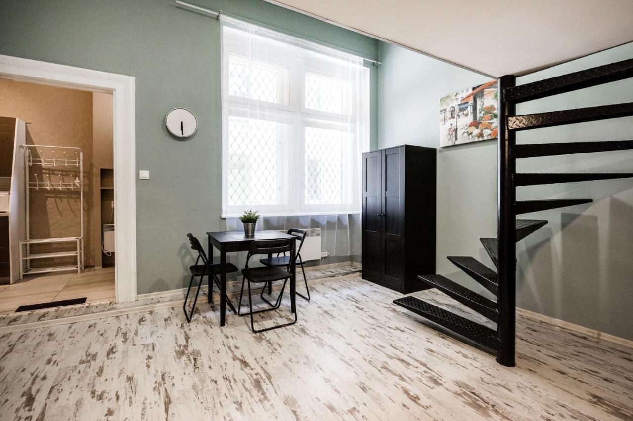 Hungarian Rebelian With Ac Apartment บูดาเปสต์ ภายนอก รูปภาพ