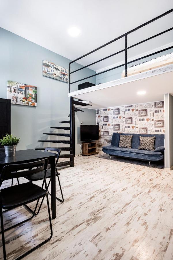 Hungarian Rebelian With Ac Apartment บูดาเปสต์ ภายนอก รูปภาพ