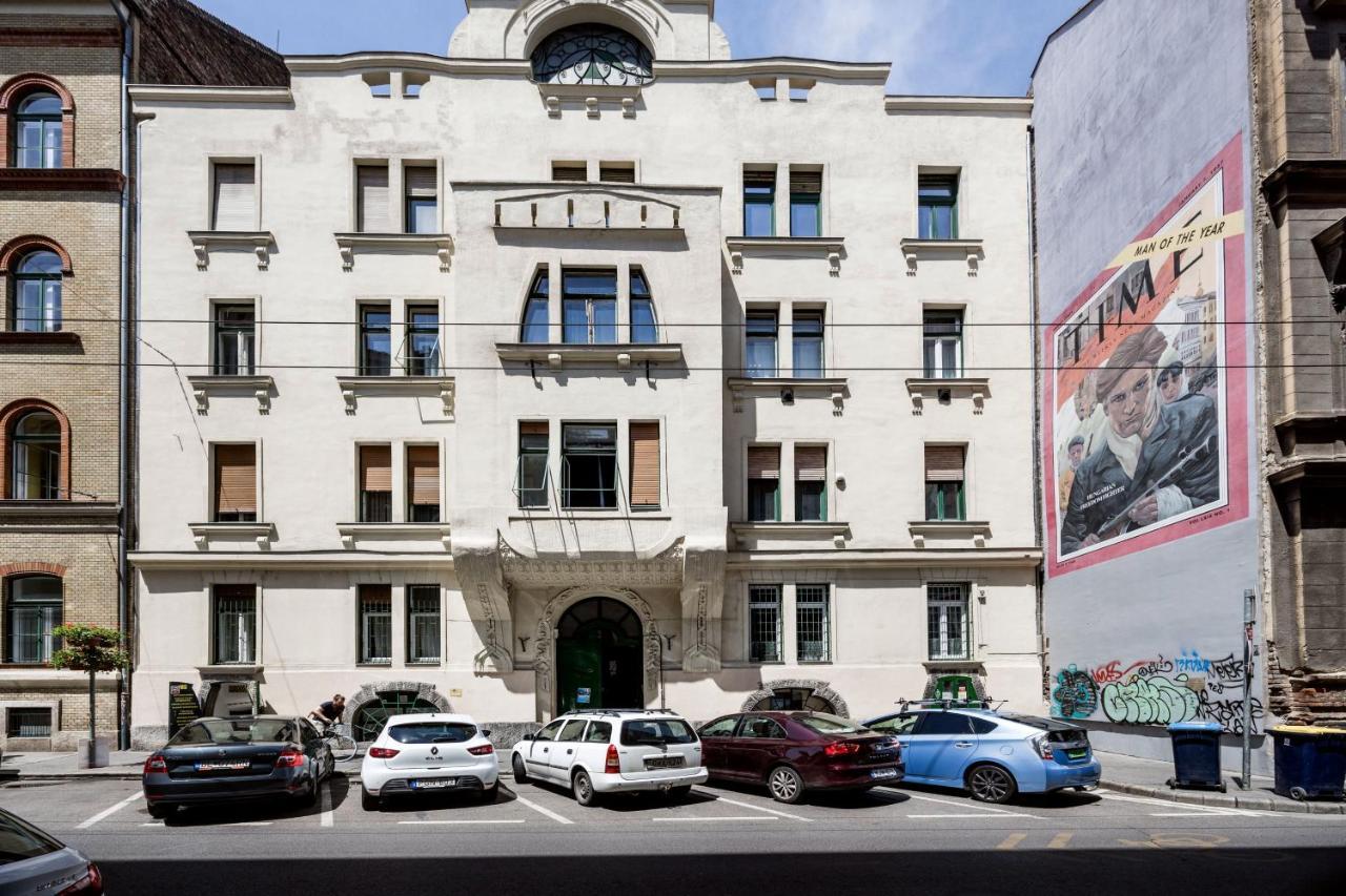 Hungarian Rebelian With Ac Apartment บูดาเปสต์ ภายนอก รูปภาพ